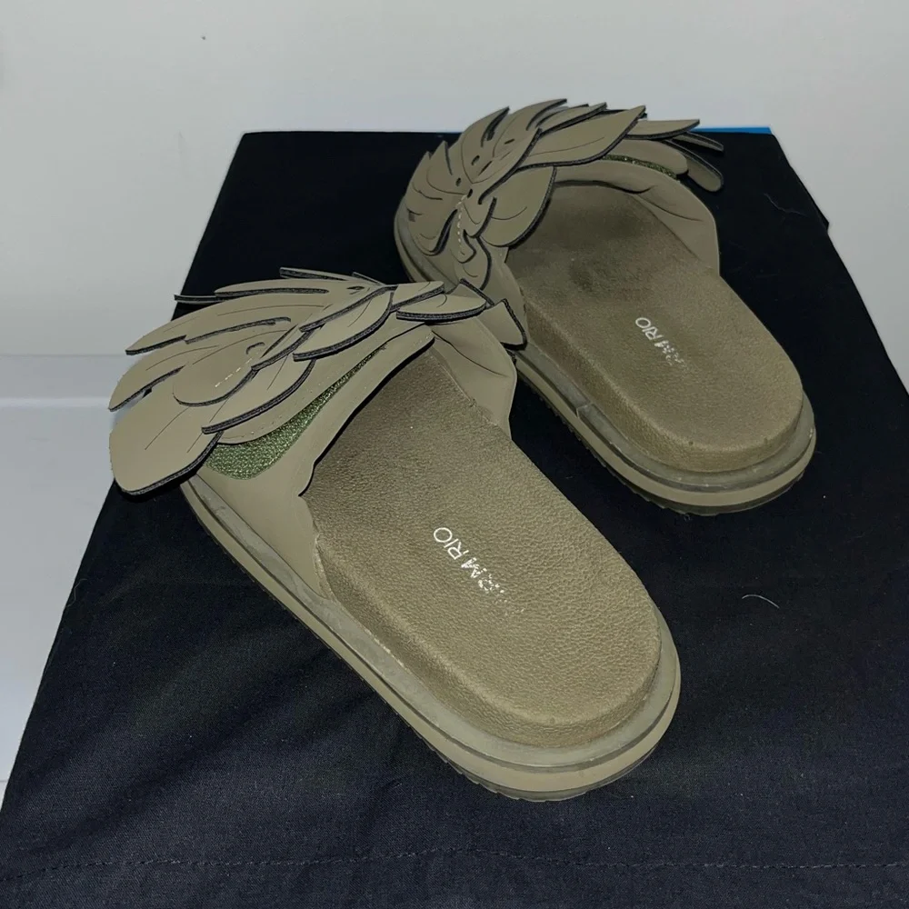 Farm Rio Monstera Slides - Picture 3 of 4